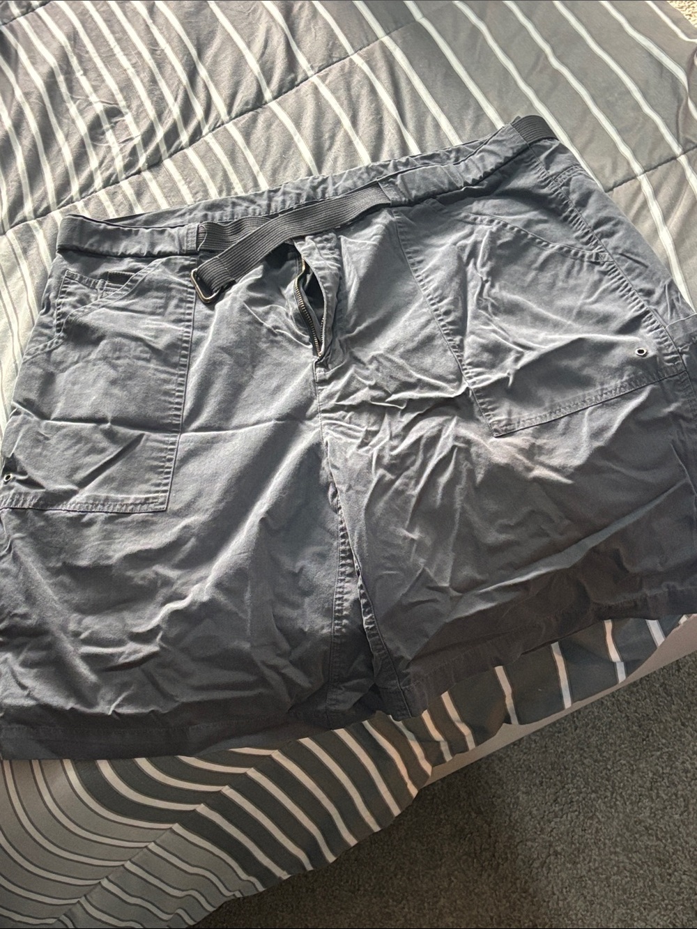 Classic Casual Drawstring Shorts in Charcoal Gray
